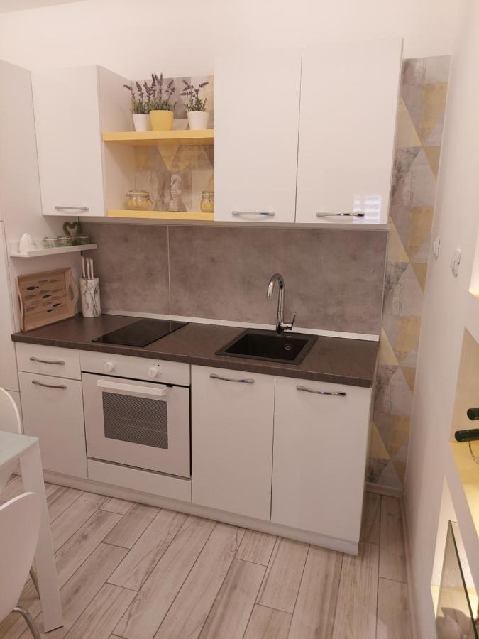 Apartmant Bionda Novi Vinodolski, Cozy And Nice Apartment For 4 People In The City Center Экстерьер фото