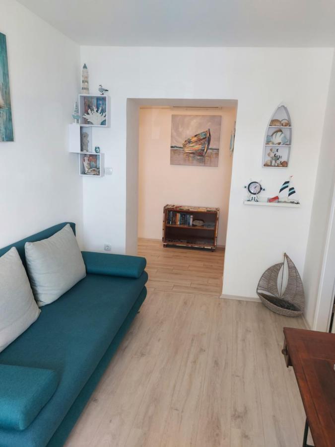 Apartmant Bionda Novi Vinodolski, Cozy And Nice Apartment For 4 People In The City Center Экстерьер фото