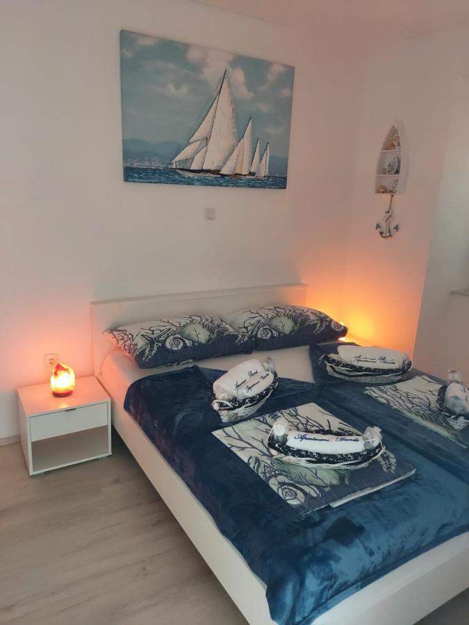 Apartmant Bionda Novi Vinodolski, Cozy And Nice Apartment For 4 People In The City Center Экстерьер фото