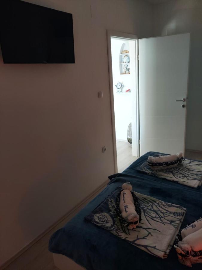 Apartmant Bionda Novi Vinodolski, Cozy And Nice Apartment For 4 People In The City Center Экстерьер фото