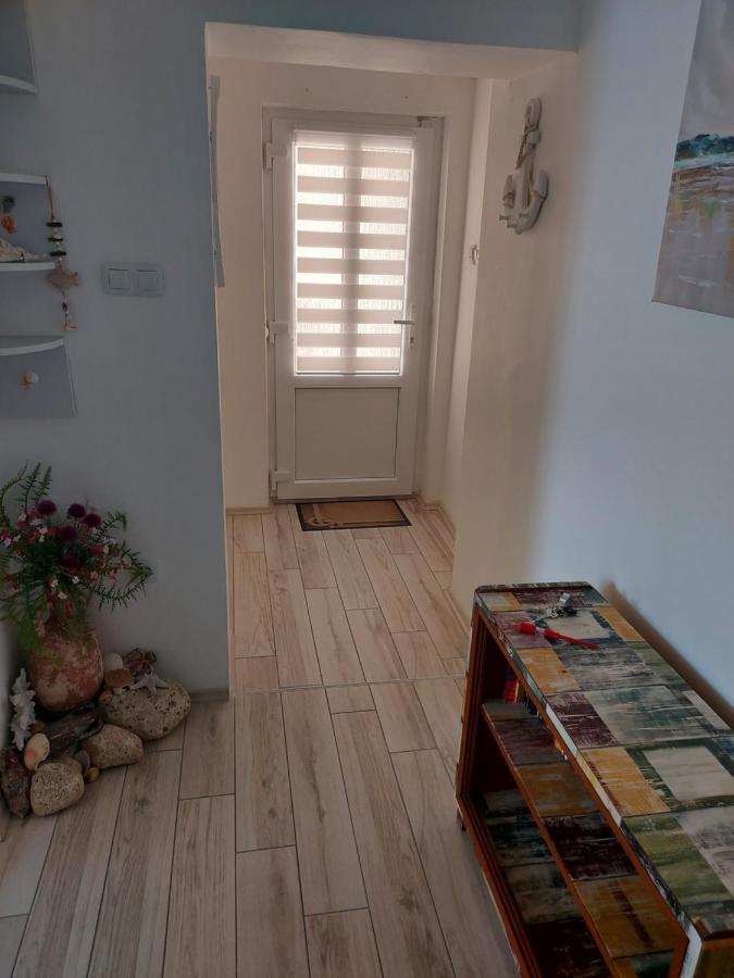 Apartmant Bionda Novi Vinodolski, Cozy And Nice Apartment For 4 People In The City Center Экстерьер фото