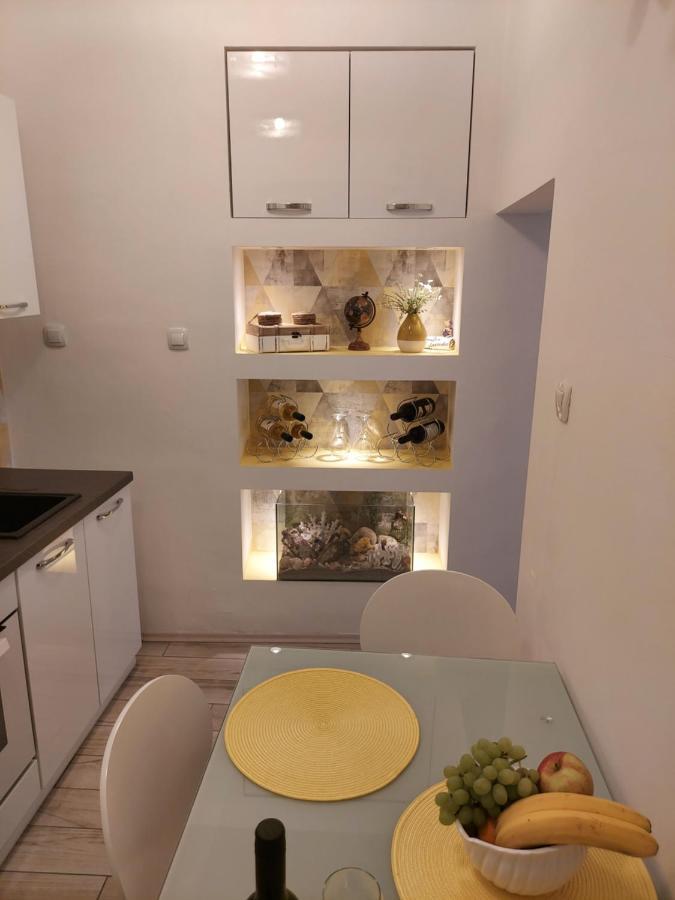Apartmant Bionda Novi Vinodolski, Cozy And Nice Apartment For 4 People In The City Center Экстерьер фото