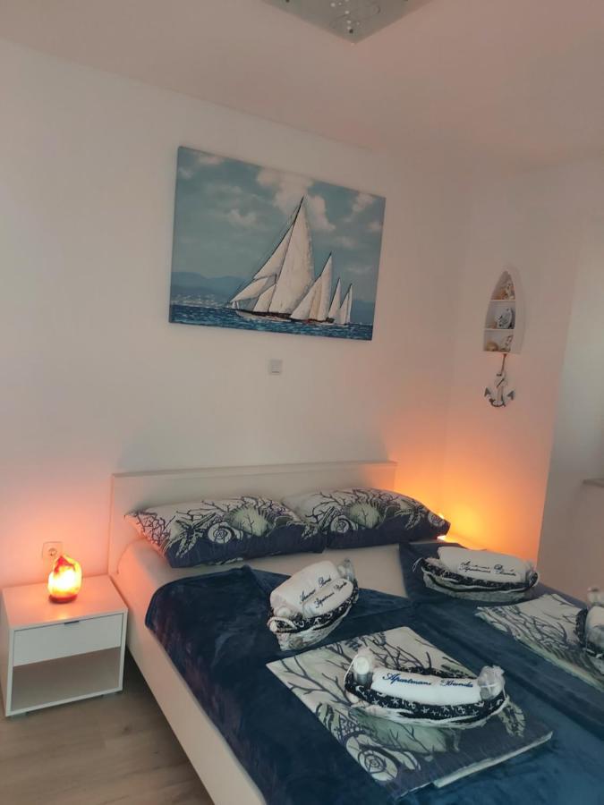 Apartmant Bionda Novi Vinodolski, Cozy And Nice Apartment For 4 People In The City Center Экстерьер фото