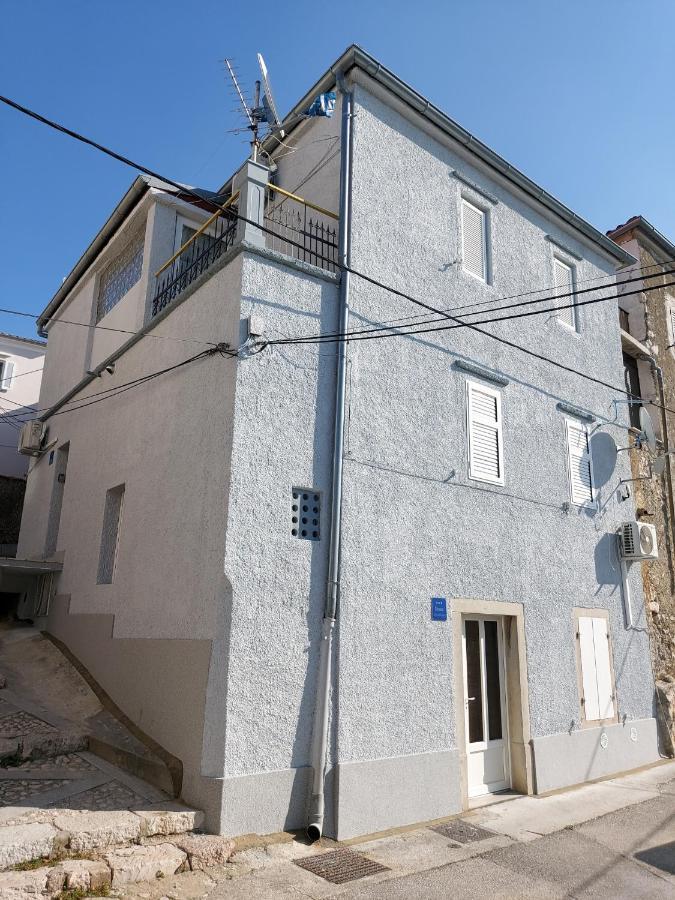 Apartmant Bionda Novi Vinodolski, Cozy And Nice Apartment For 4 People In The City Center Экстерьер фото