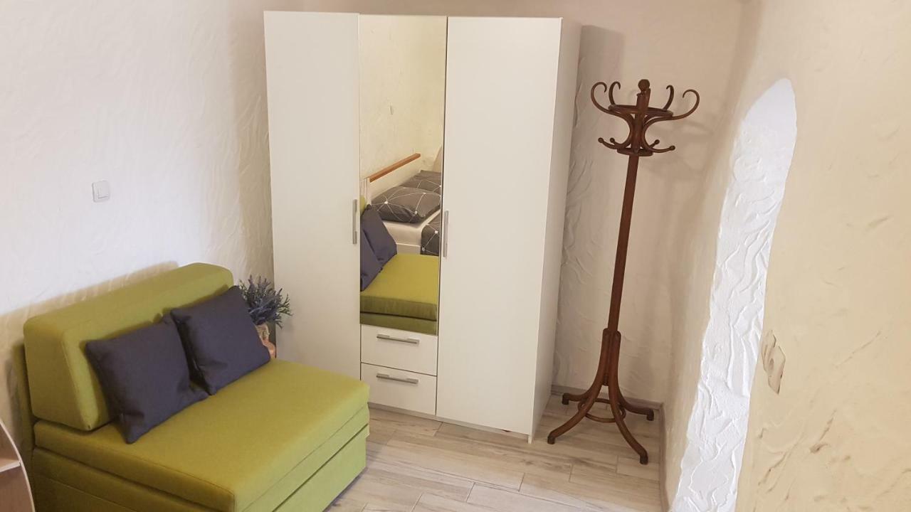 Apartmant Bionda Novi Vinodolski, Cozy And Nice Apartment For 4 People In The City Center Экстерьер фото