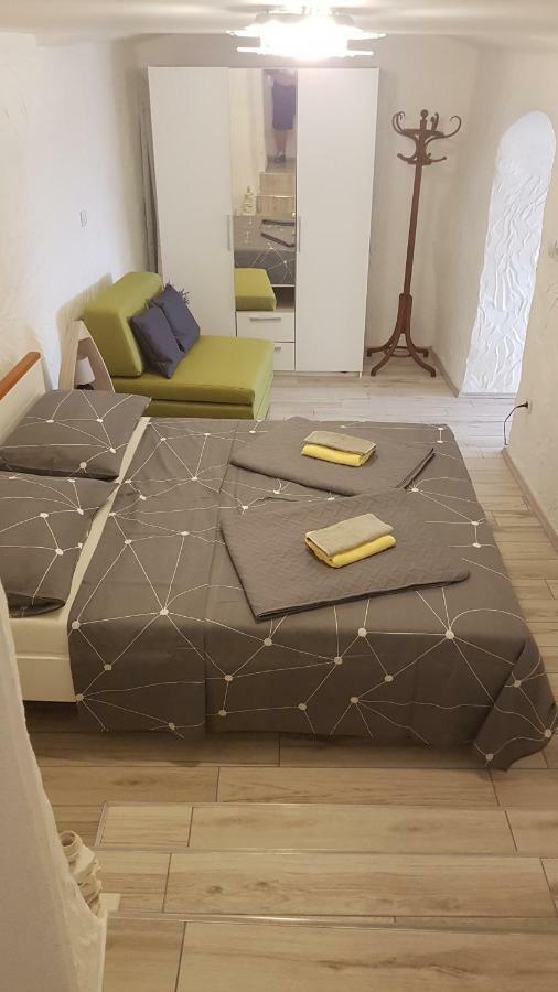 Apartmant Bionda Novi Vinodolski, Cozy And Nice Apartment For 4 People In The City Center Экстерьер фото